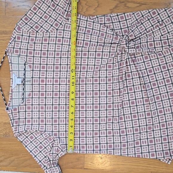 LIZ CLAIBORNE WOMEN'S ROSE AND PURPLE PLAID PULLOVER TOP SIZE LARGE - Picture 9 of 15